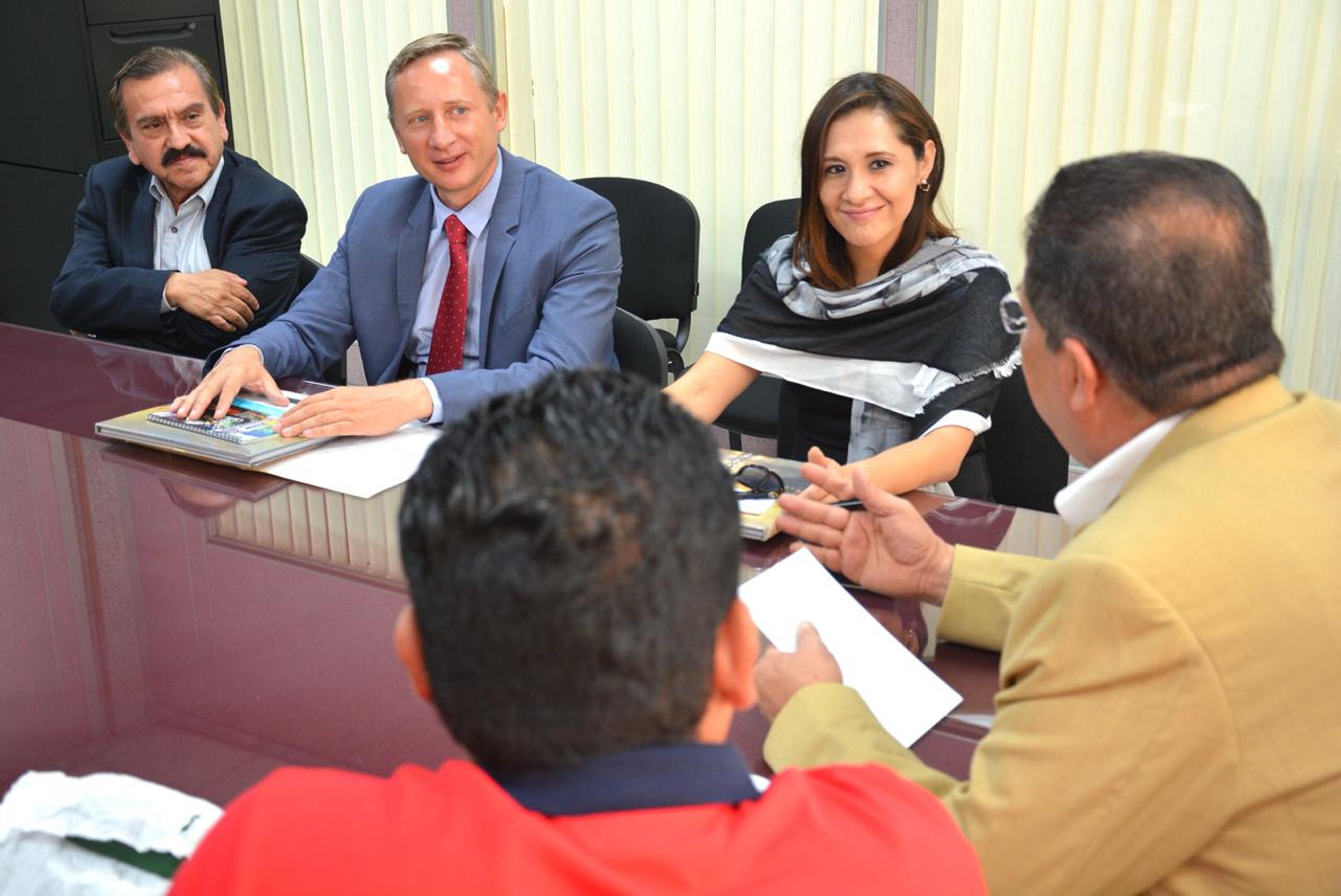 Dialogan diputados locales con representantes de la Embajada México-Rusia