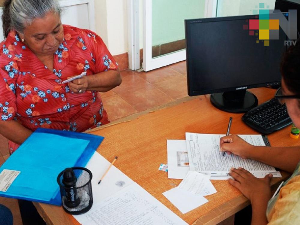 En Coatzacoalcos entrega 500 credenciales de Inapam a personas de la tercera edad