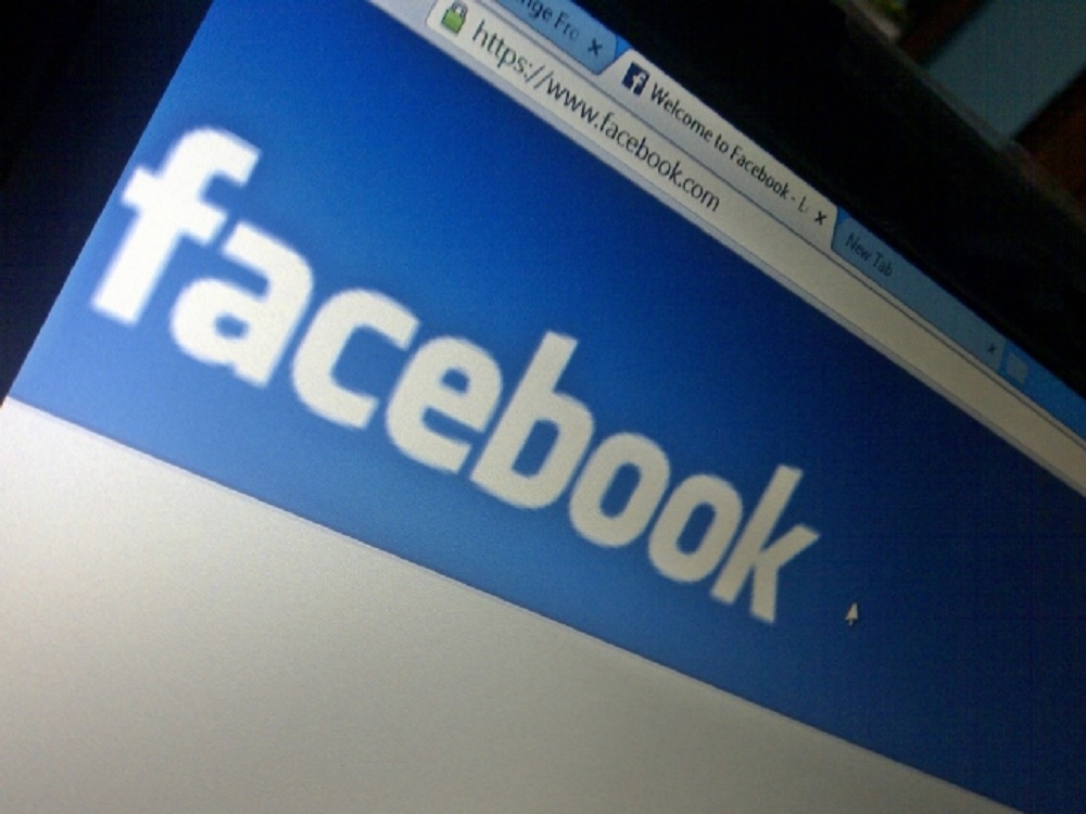 Facebook elimina millones de cuentas falsas