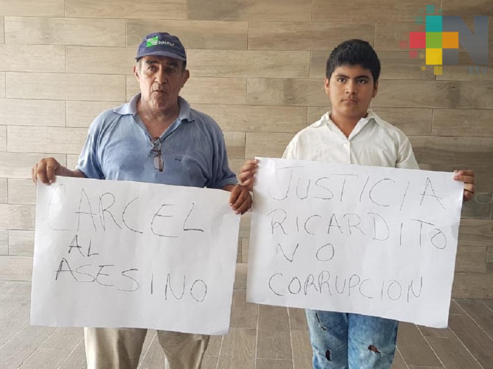 Familiares de menor asesinado en Chinameca, inconformes con medida cautelar dictada por juez