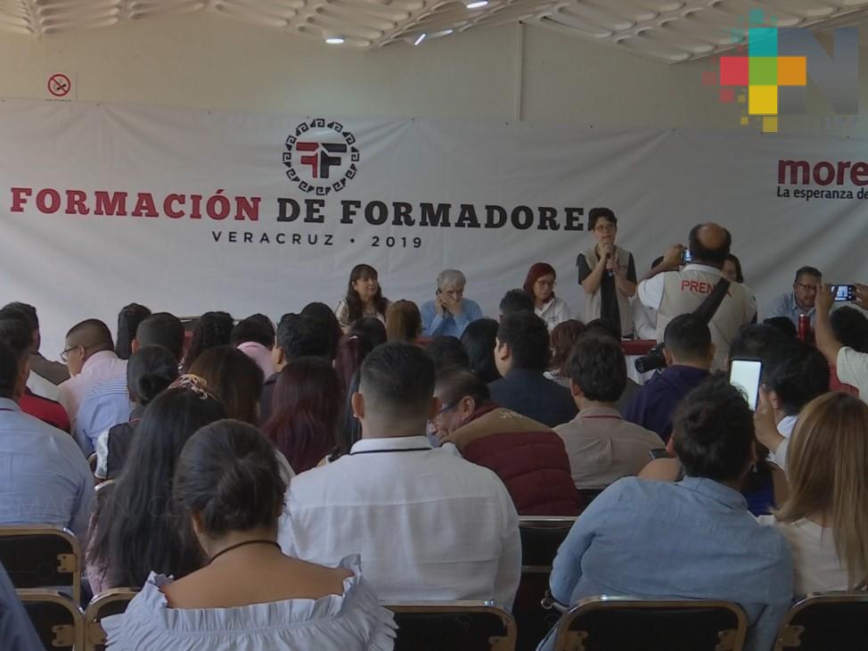 Llevan a cabo talleres para militantes de Morena en Xalapa