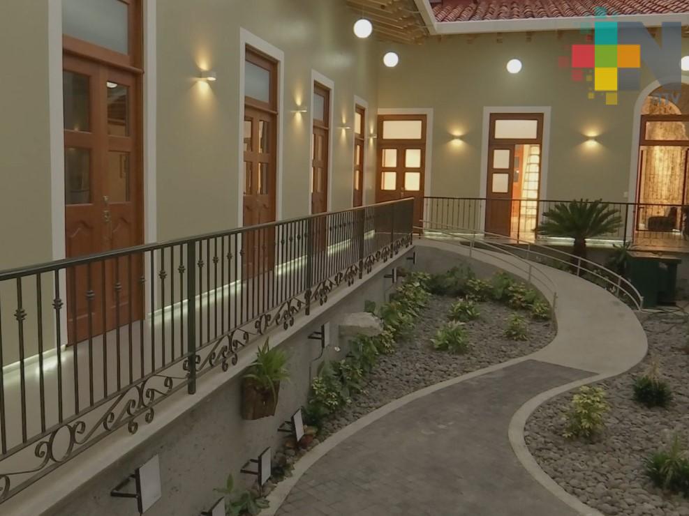 Abren nuevas instalaciones de la Galería Universitaria Ramón Alva de la Canal