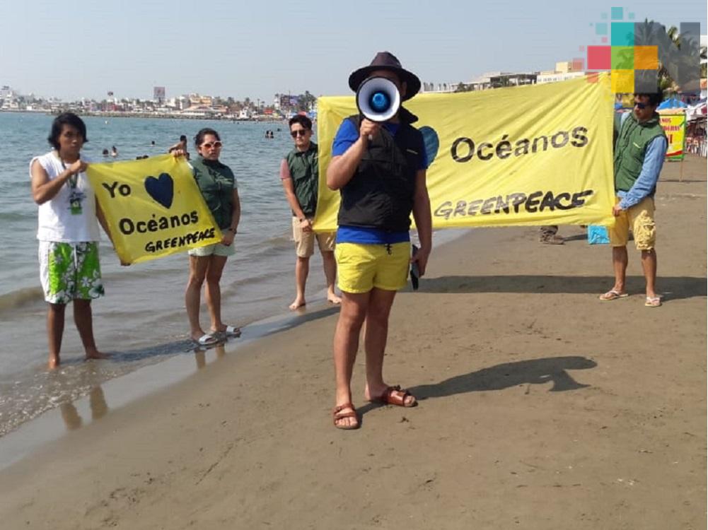 Greenpeace México organiza jornada de limpieza en playa Villa del Mar
