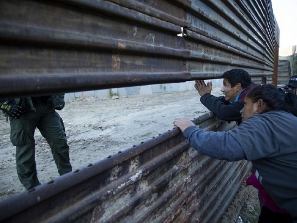 Instala INM 12 puntos en frontera sur, prevé deportar dos mil 500 al día