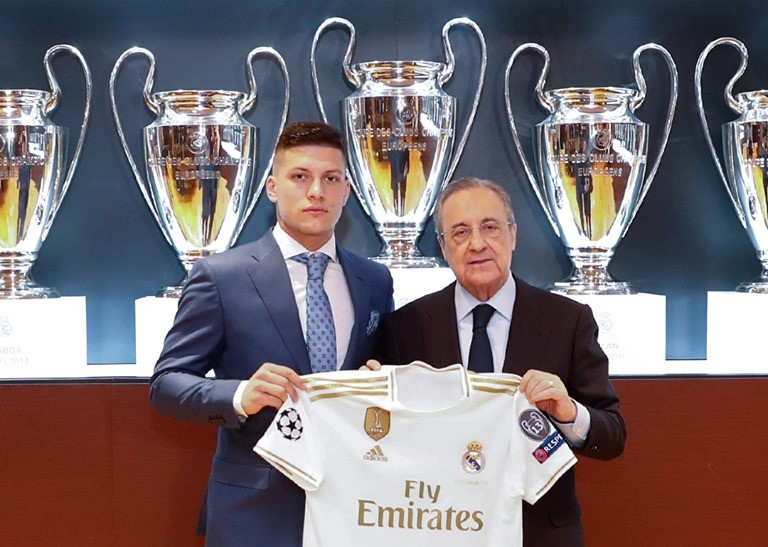 “La afición te va a pedir más”, advierte Florentino Pérez a Jovic