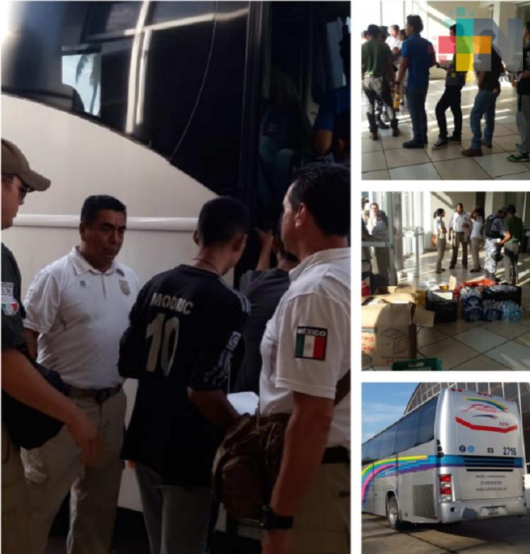Migrantes asegurados en Veracruz son trasladados a estación migratoria de Acayucan