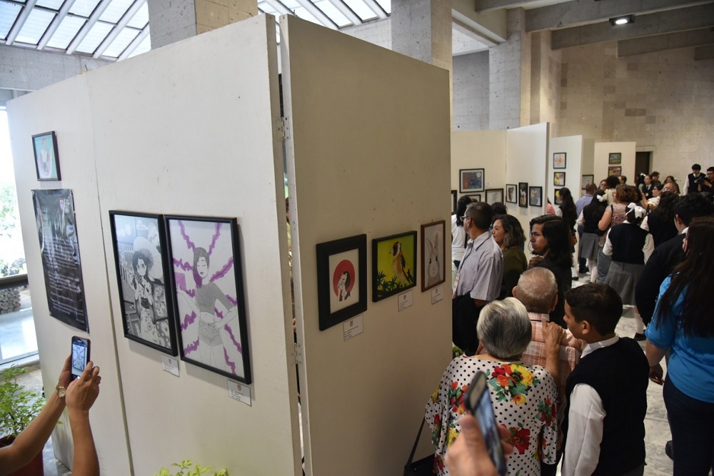 Estudiantes instalan XXVII Muestra de Artes Visuales en el Congreso del Estado