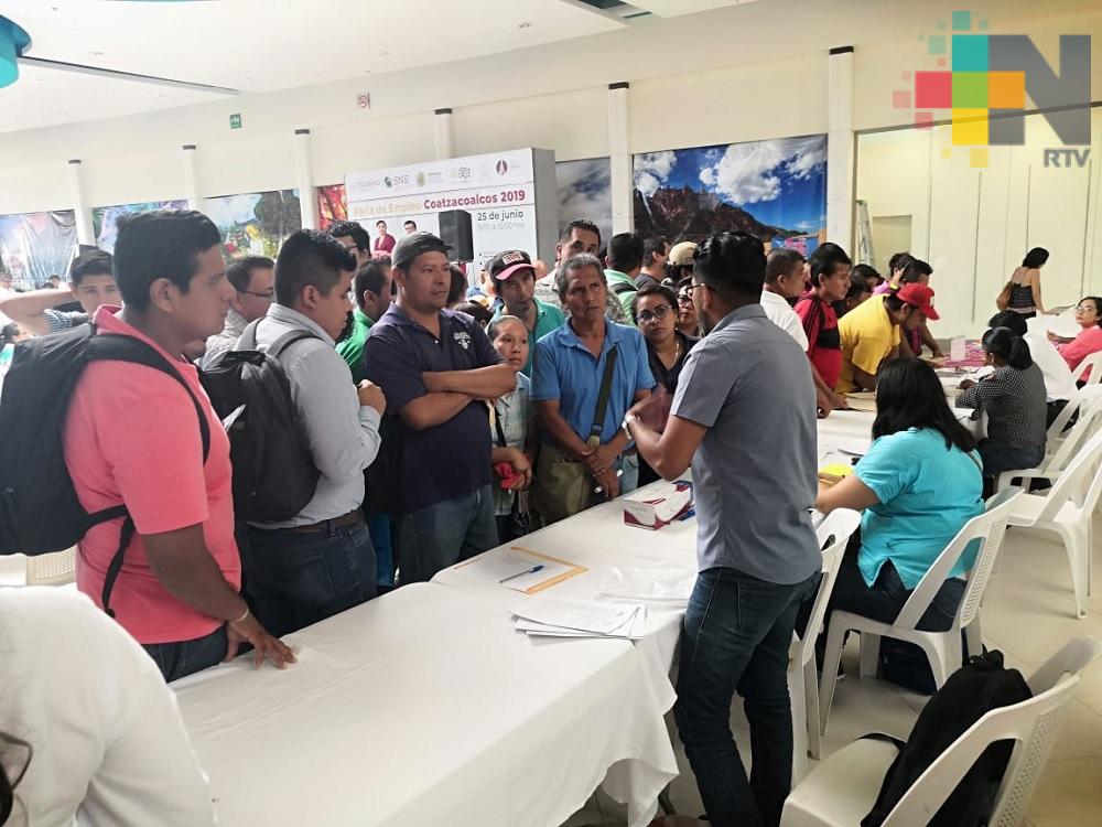 SNE realiza tercera feria del empleo en Coatzacoalcos