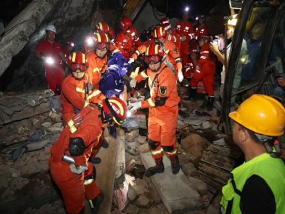 Sismo en suroeste de China deja 13 muertos y más de 200 heridos