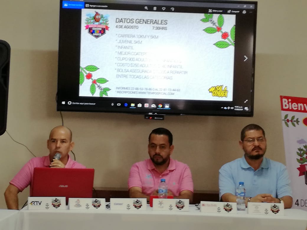 Presentaron 9a Carrera Coatepec Pueblo Mágico