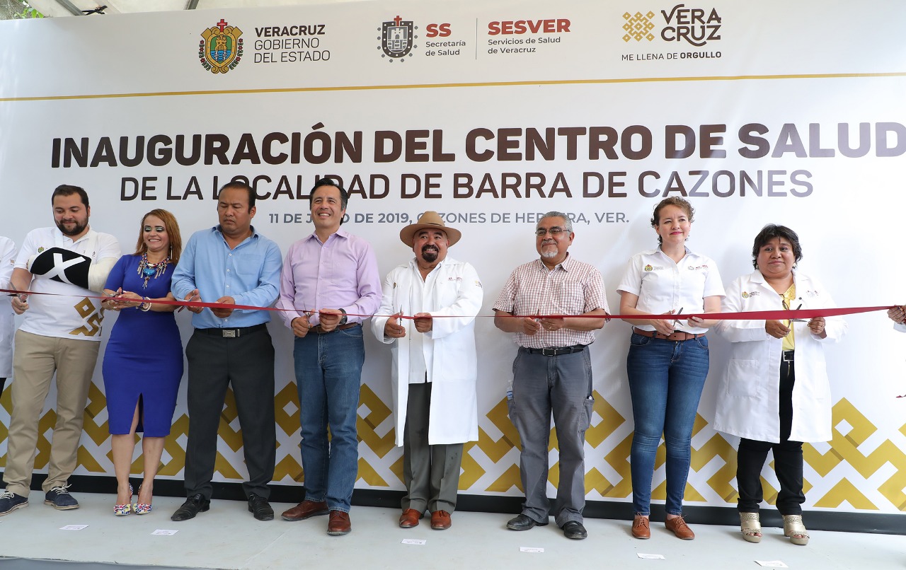 Entrega Gobernador nuevo Centro de Salud, en Barra de Cazones