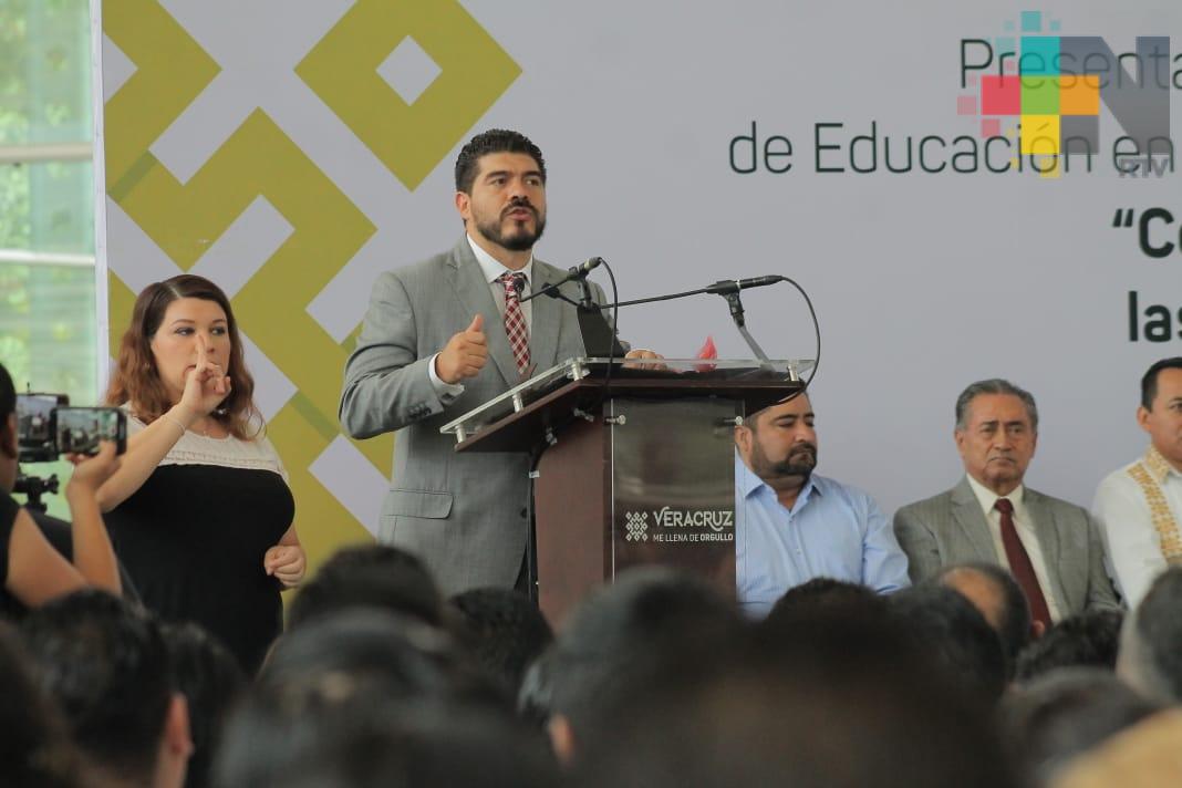 Habrá nuevos programas de capacitación a maestros, para mejor nivel de alumnos: Zenyazen Escobar