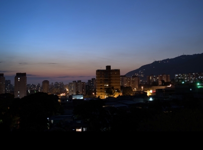 Apagón masivo deja a oscuras a Argentina y Uruguay