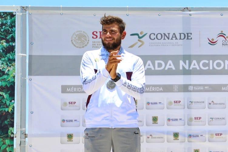 Carlos Madrigal gana plata en canotaje para Veracruz