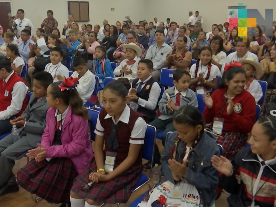 Concurso de declamación reúne a varios niños de diferentes municipios de Veracruz
