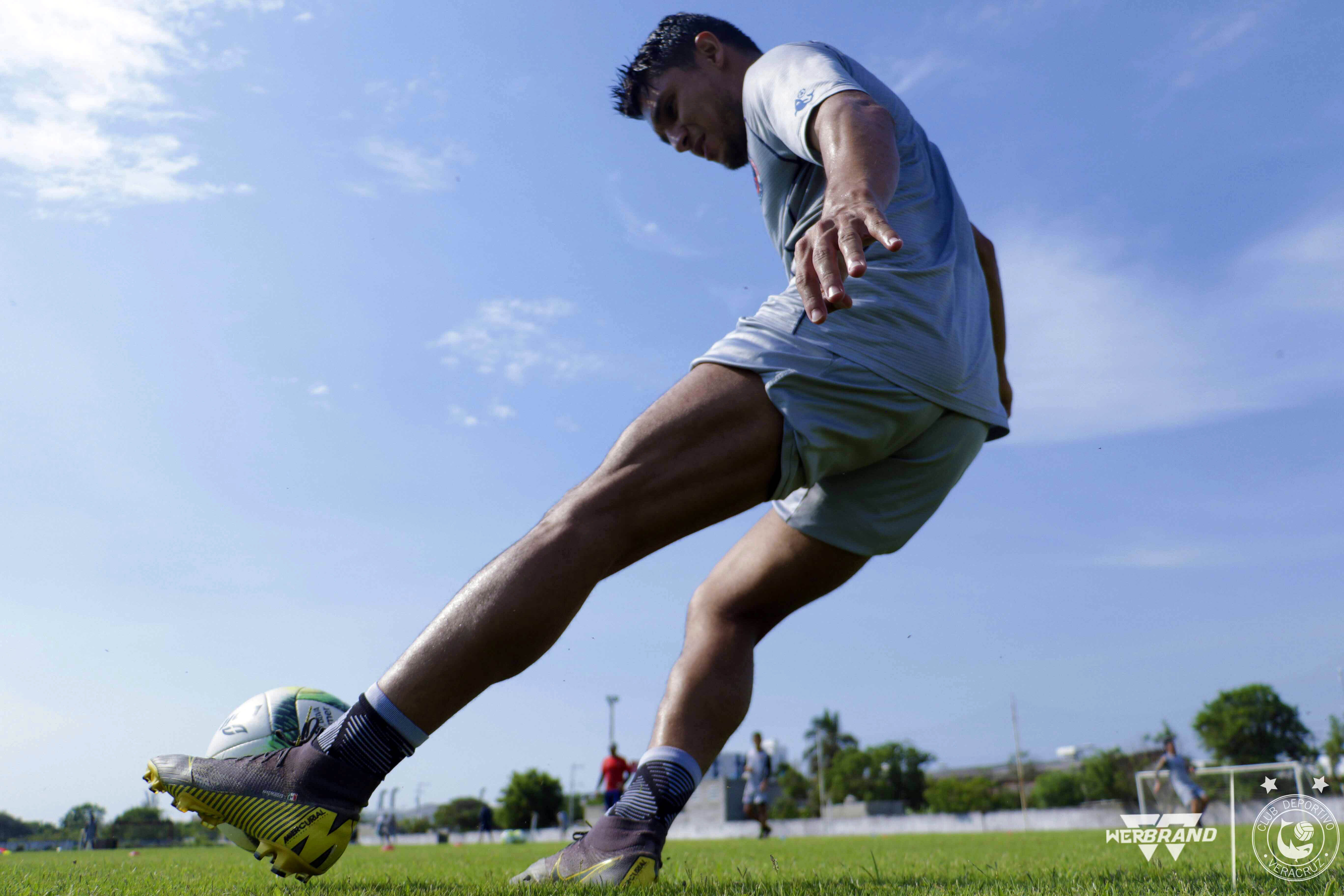 Continúa pretemporada del Tiburón