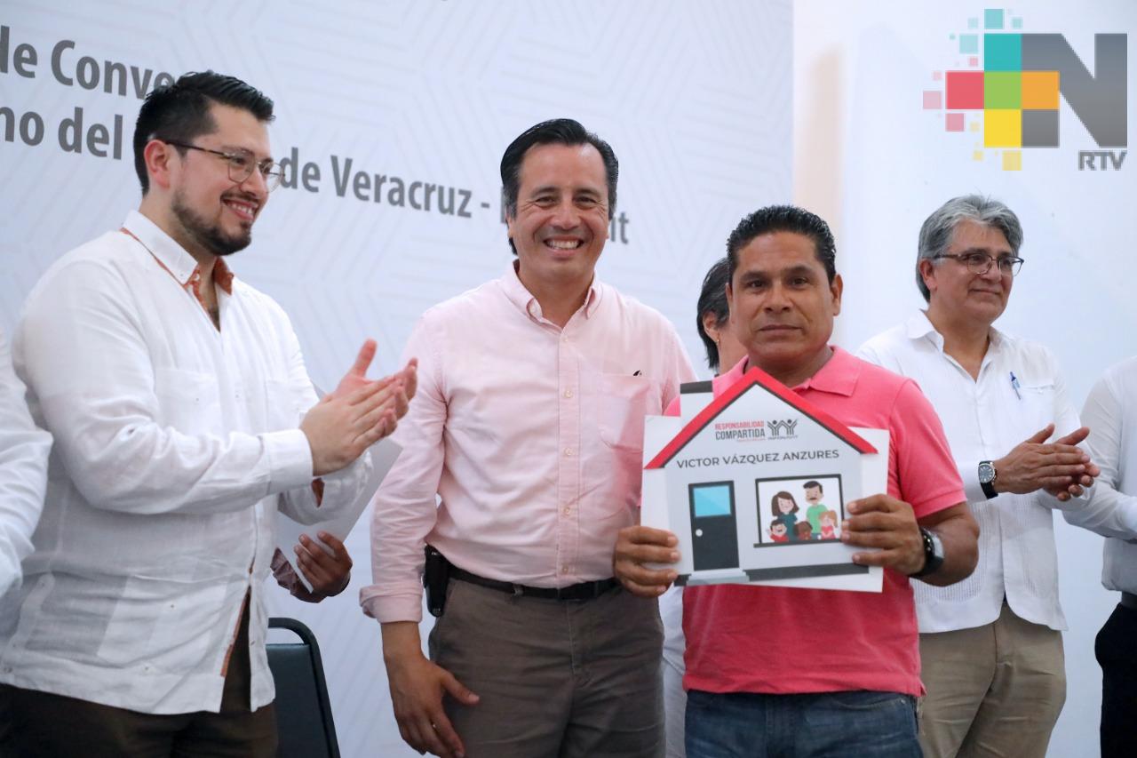 Con el Infonavit, 6 mil 600 familias veracruzanas tendrán certeza patrimonial: Gobernador