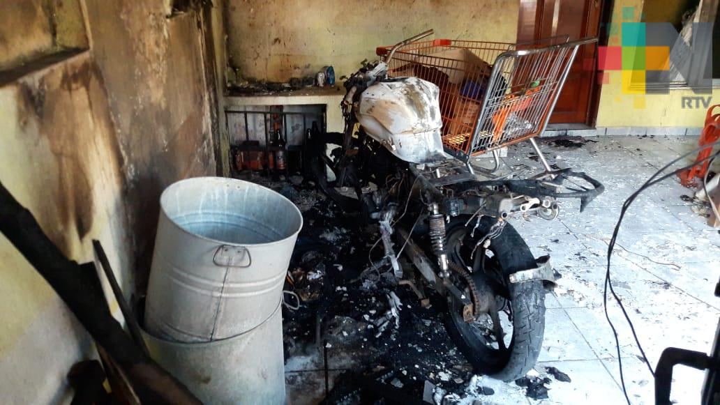 Incendio de vivienda en Veracruz deja tres personas lesionadas
