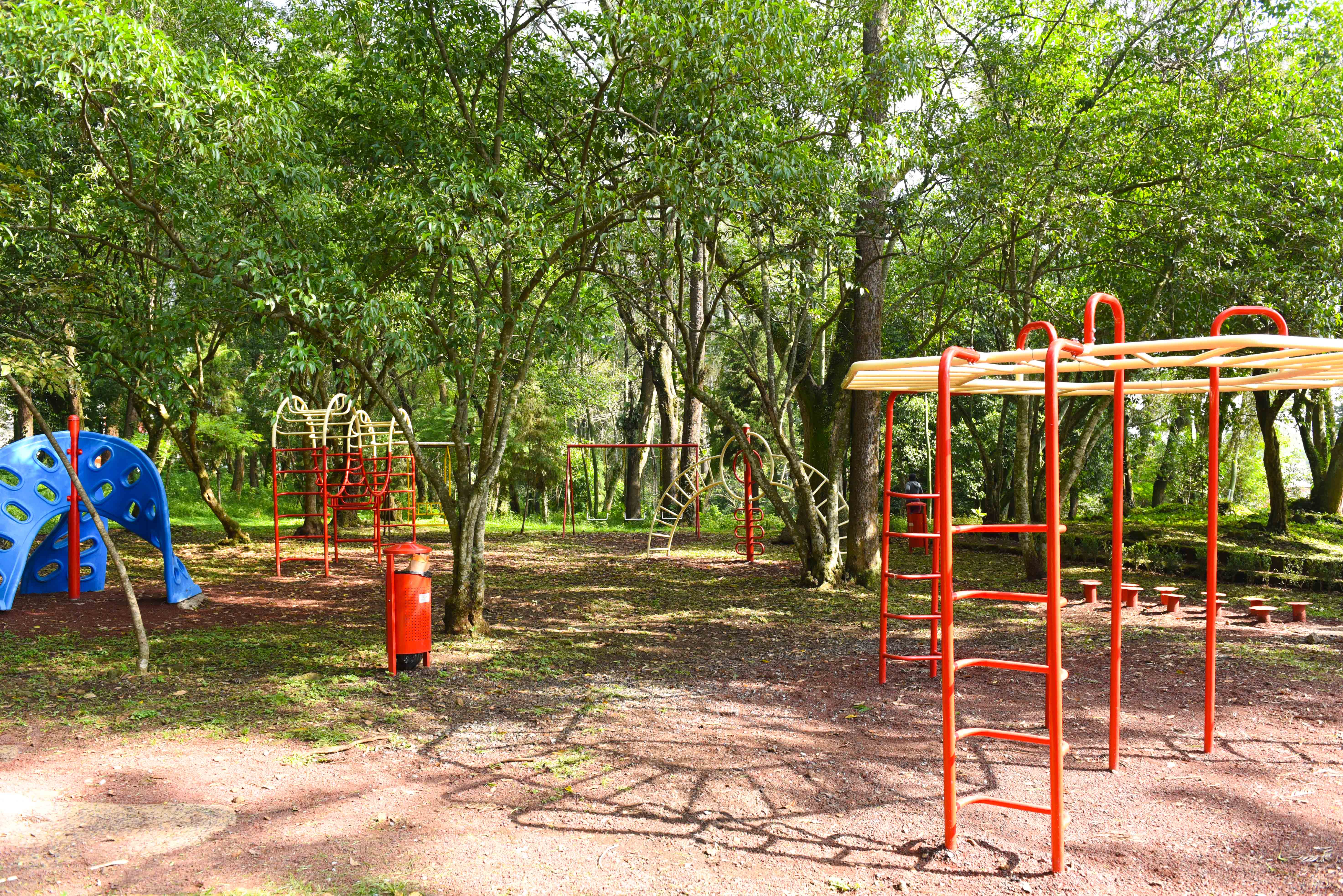 Gobierno, empresariado y sociedad rehabilitan el parque La Estación