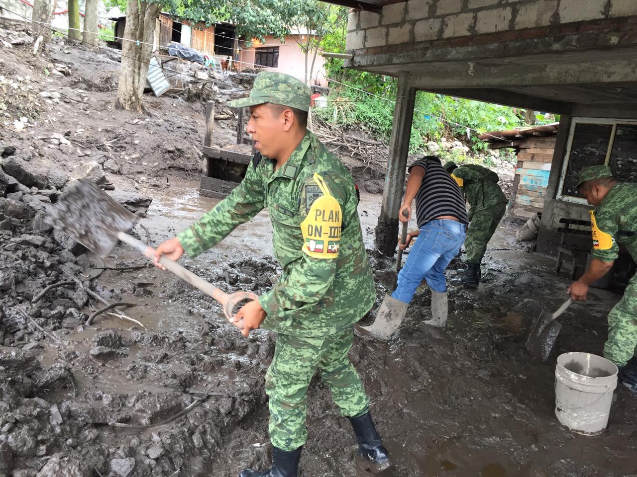 Personal militar y Policía estatal aplican plan DN-III-E en Acultzingo
