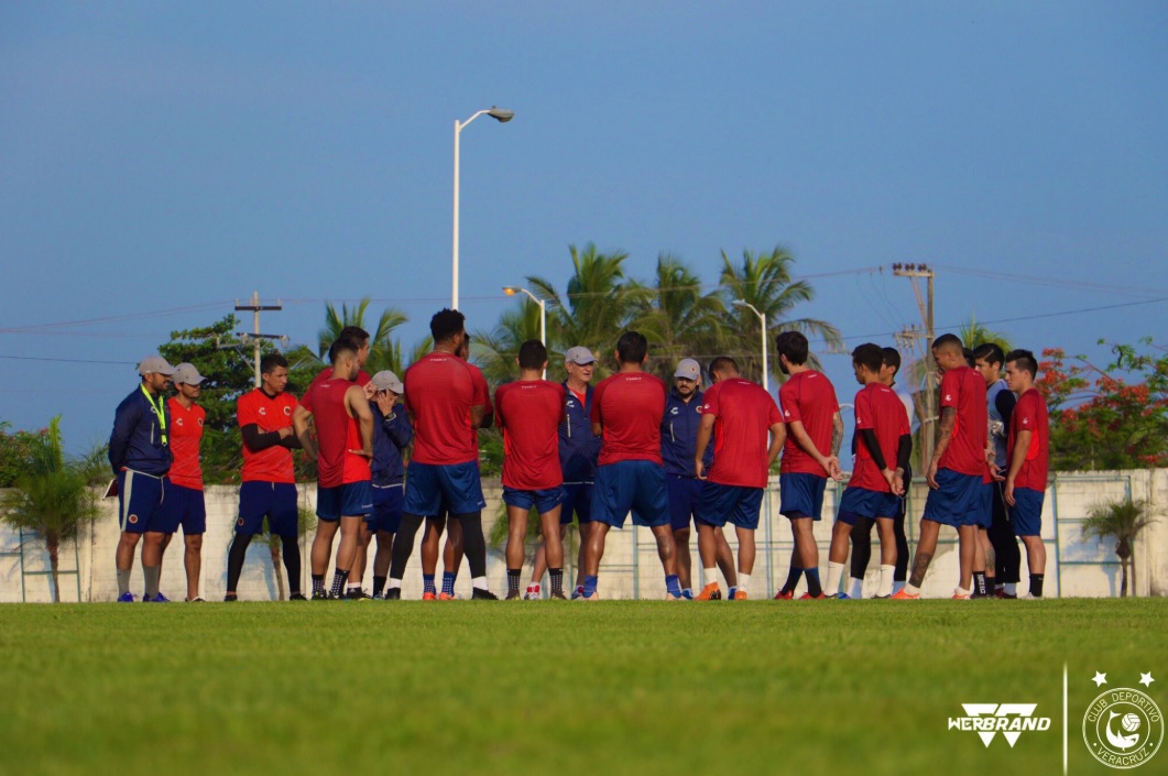Tiburones Rojos cumple tercer día de pretemporada