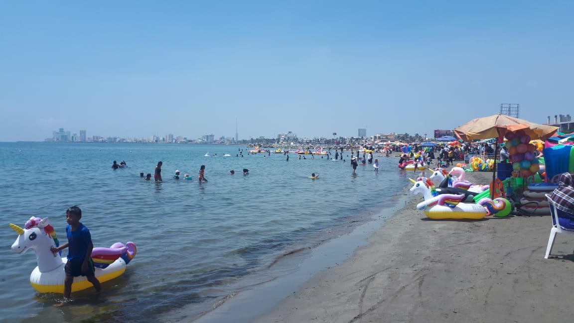Guardavidas vigilan playas de Veracruz puerto