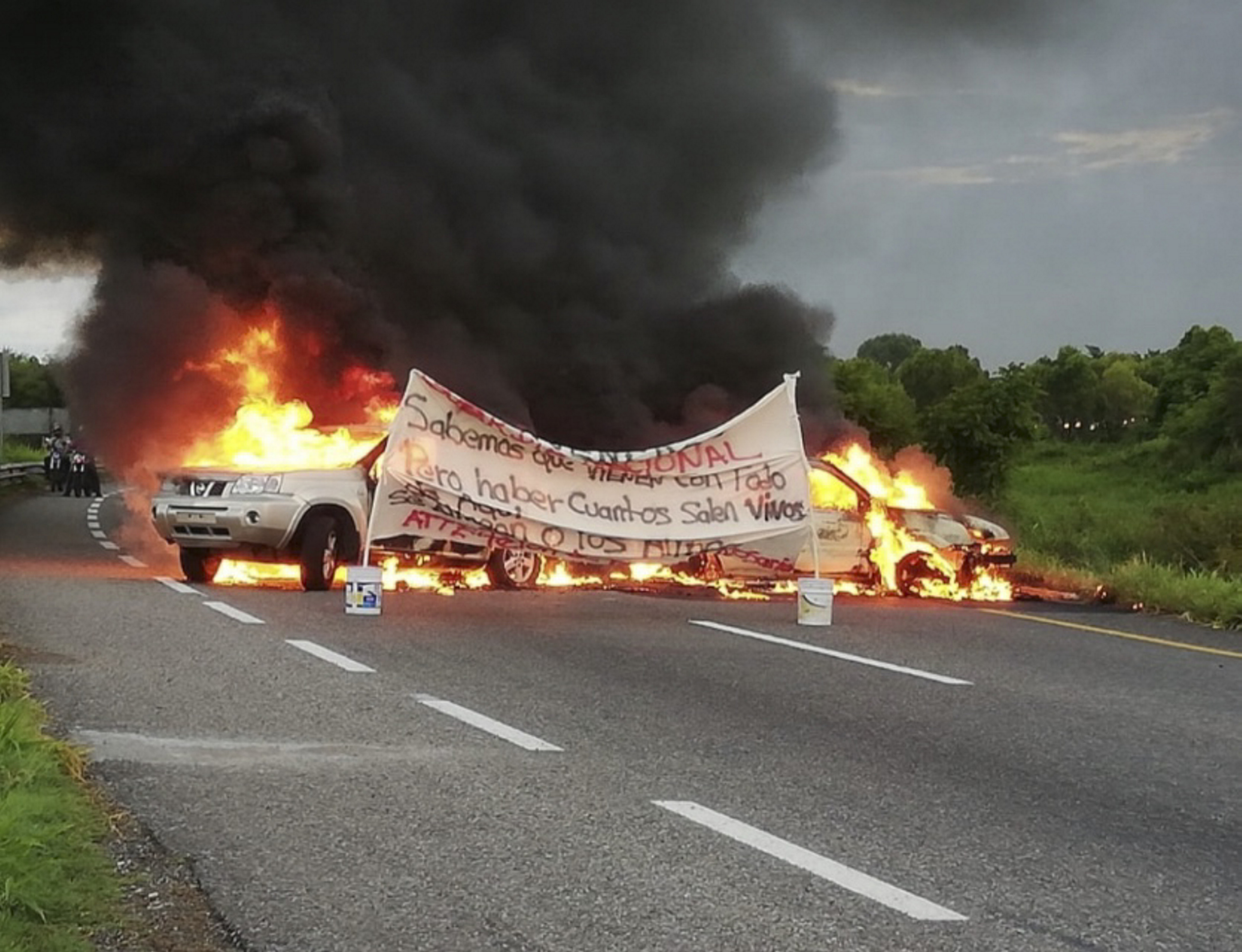 Atribuyen quema de autos y manta a arribo de Guardia Nacional a Tabasco 