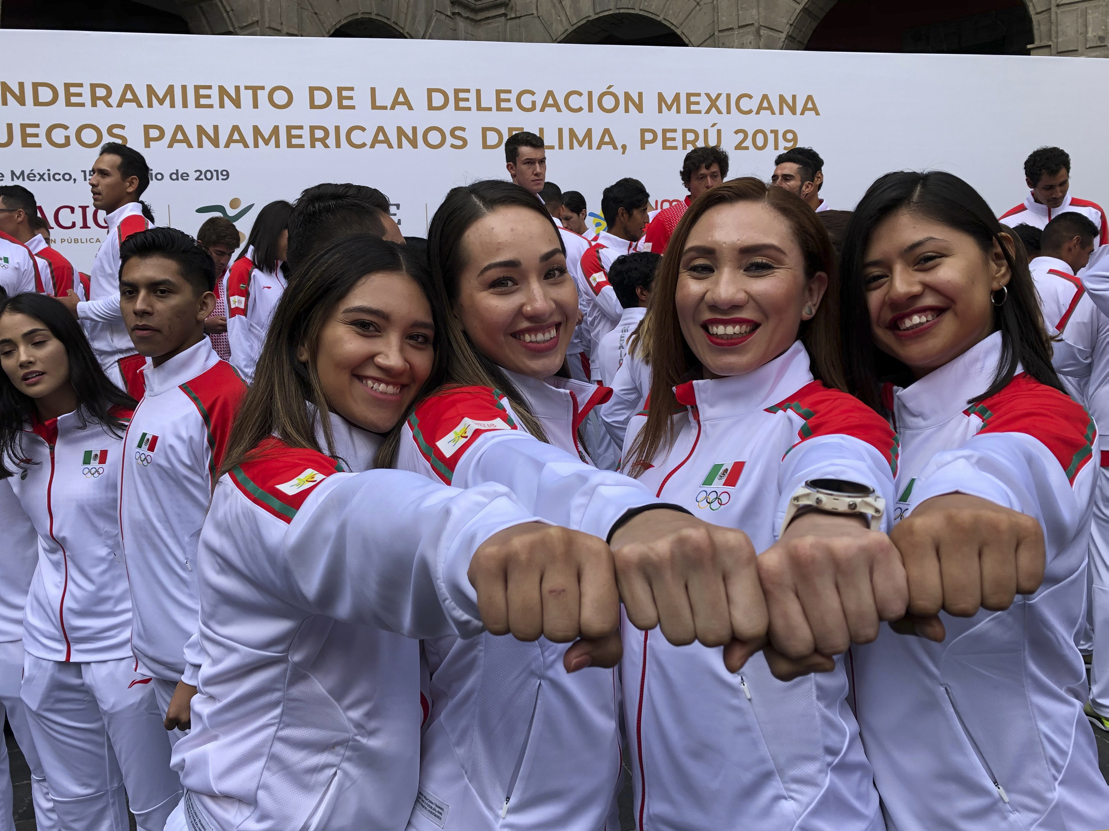 Abanderan a deportistas que irán a Lima 2019