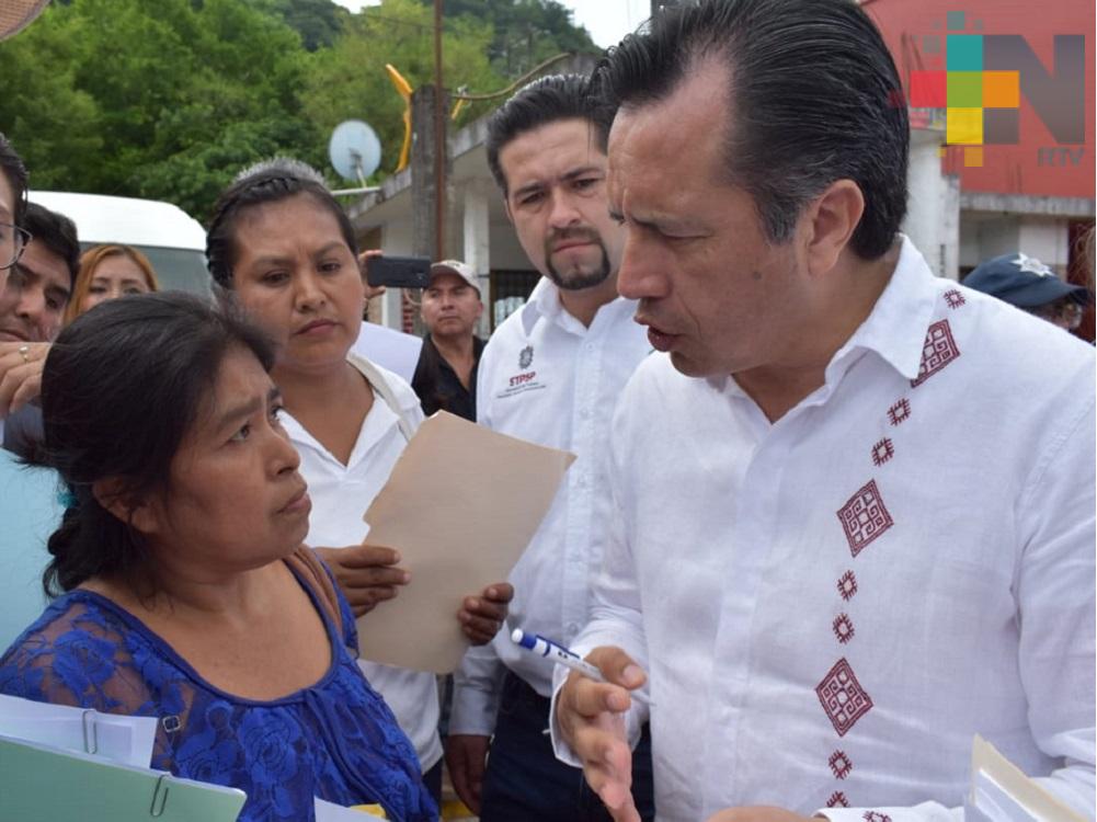 Atiende Cuitláhuac García solicitudes de infraestructura social