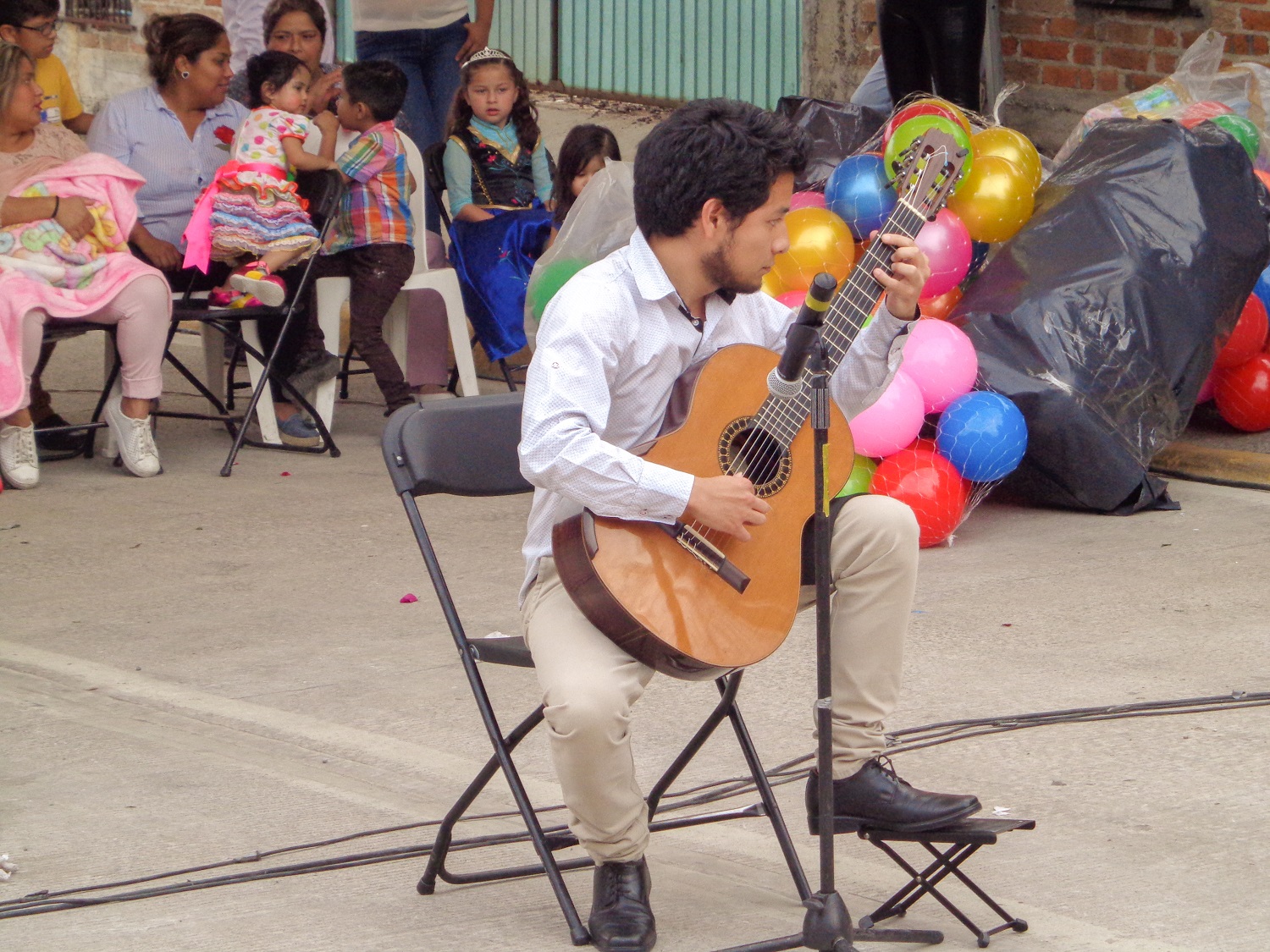 Ofrece Brandon García recital de guitarra clásica en el Casino Jalapeño, esta noche