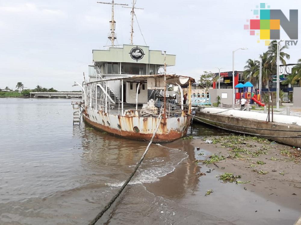 Marinos retirados desean rescatar el Cañonero Guanajuato, abandonado en Boca del Río