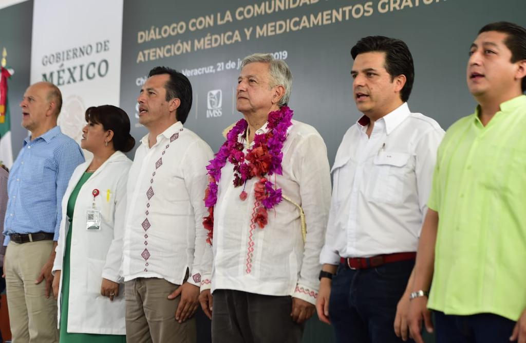 Brindar servicio de calidad en materia de salud, ofrece AMLO en Chicontepec