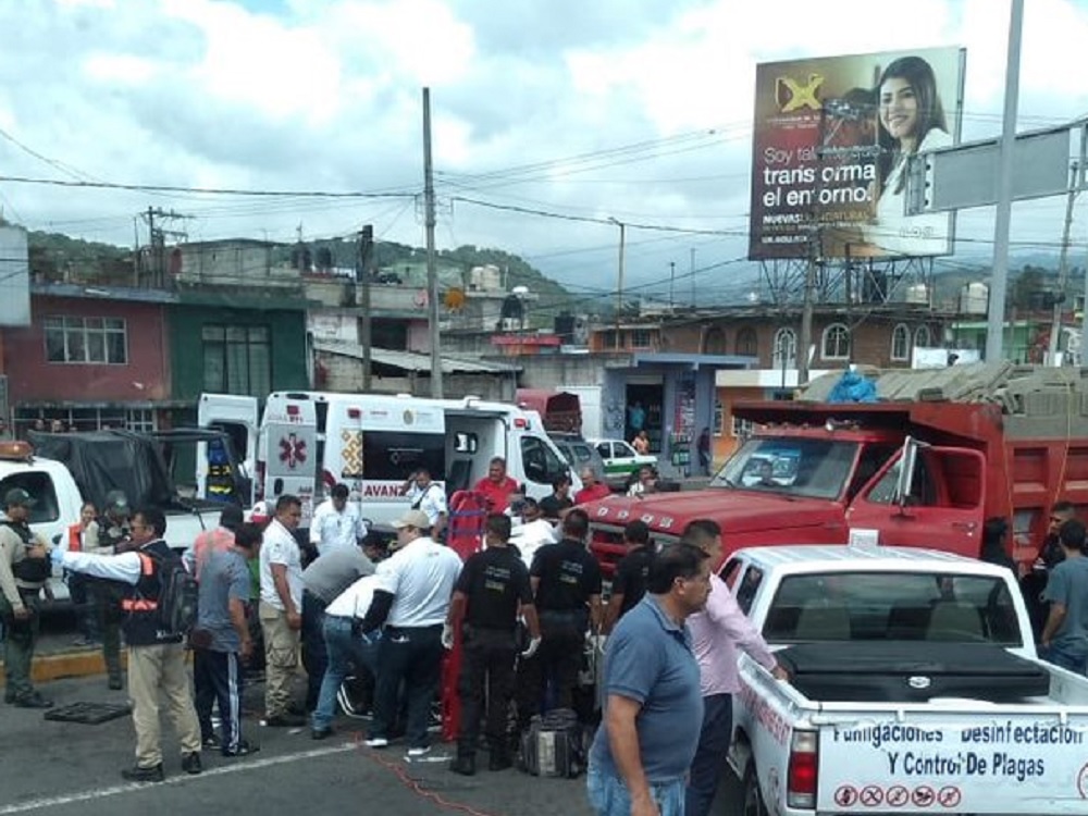 Camión sin frenos provoca carambola en bulevar Xalapa-Banderilla