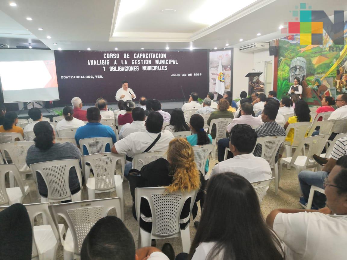 Capacitan a ayuntamientos del sur de Veracruz en gestión y obligaciones municipales