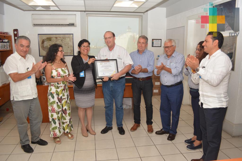 Entrega SEDEMA certificado ambiental a UMA de APIVER