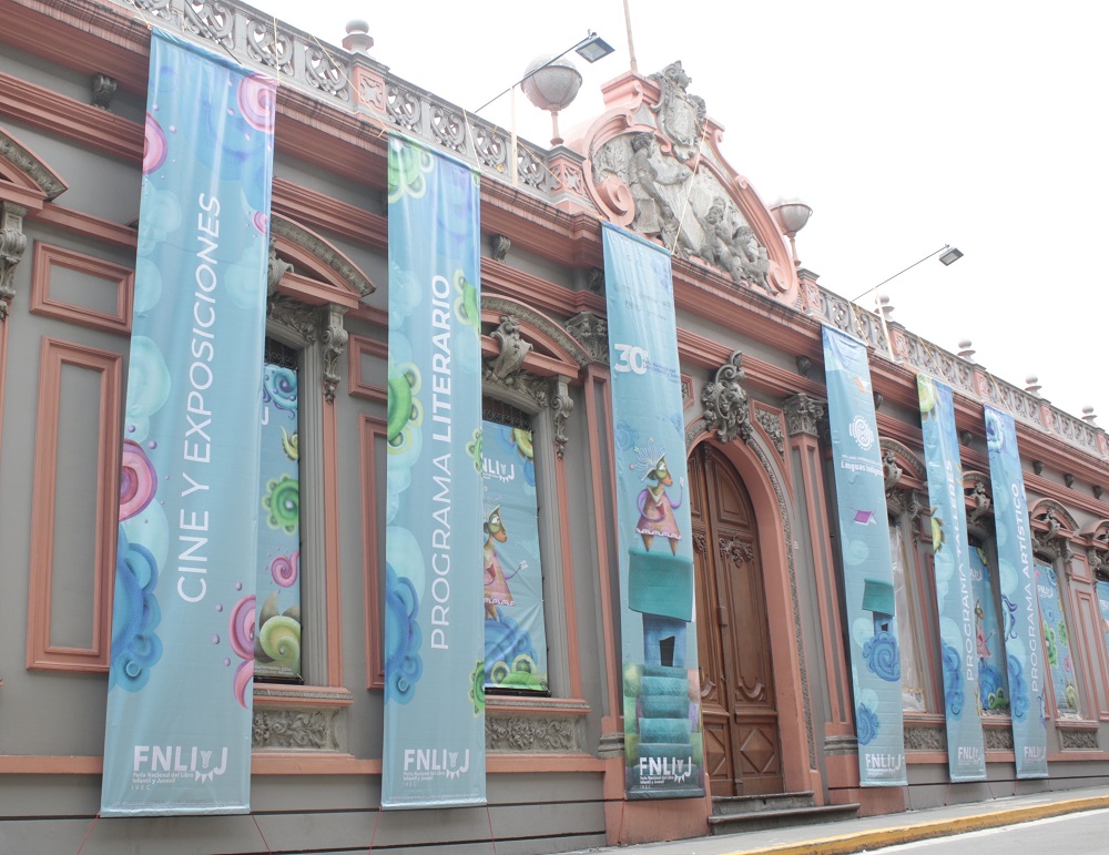 Realizan talleres de nutrición y el uso en la cocina de la herbolaria en Feria del Libro Infantil y Juvenil en Xalapa