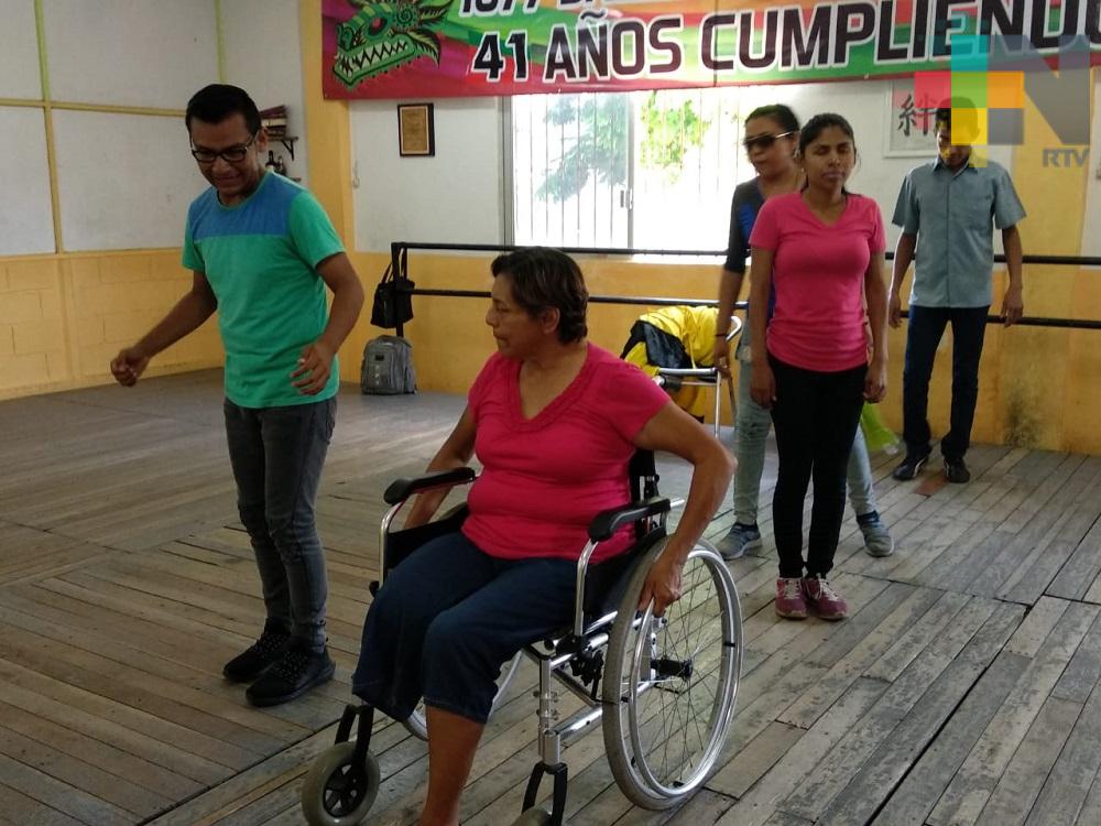 Grupo de danza “La flor de mi corazón” integrado por personas con diferentes discapacidades