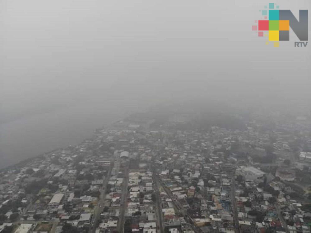 Intenso humo cubre el cielo de Nanchital y congregación Mundo Nuevo