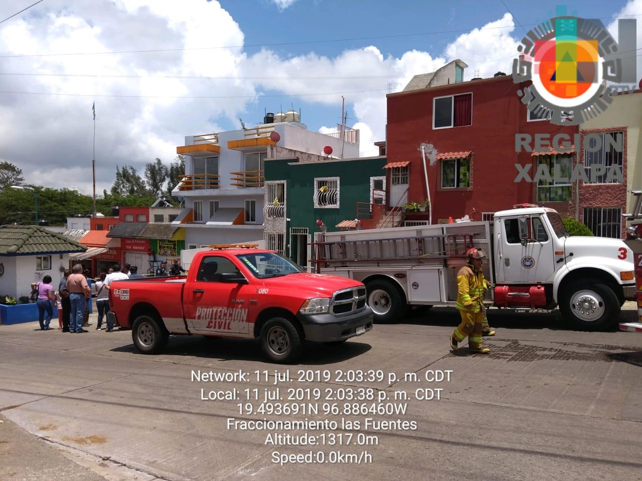 Tres bomberos heridos tras explosión en Xalapa