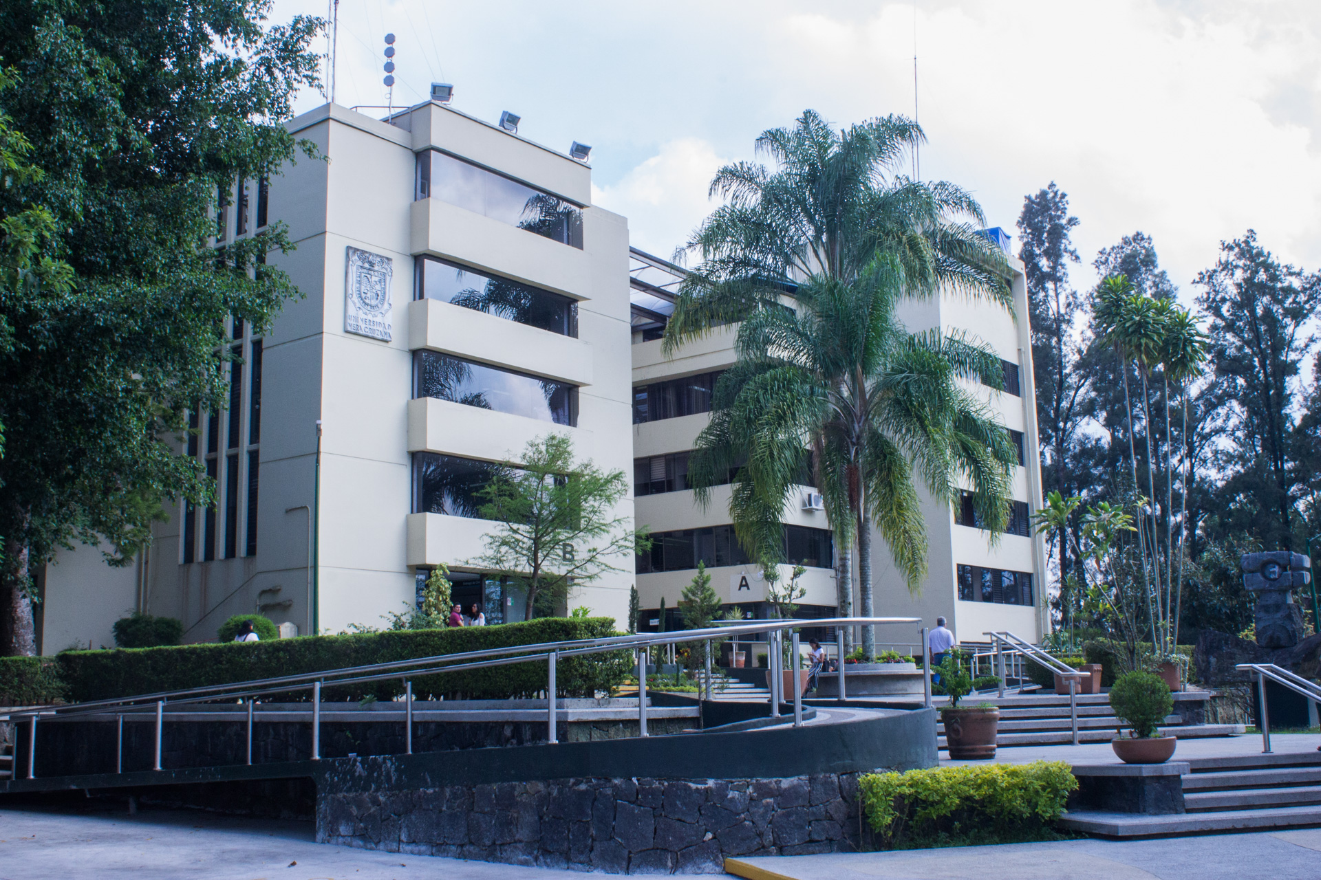 Universidad Veracruzana continuará con actividades académicas a distancia