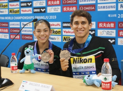 Sánchez y Balleza dan a México histórica medalla en clavados mixtos