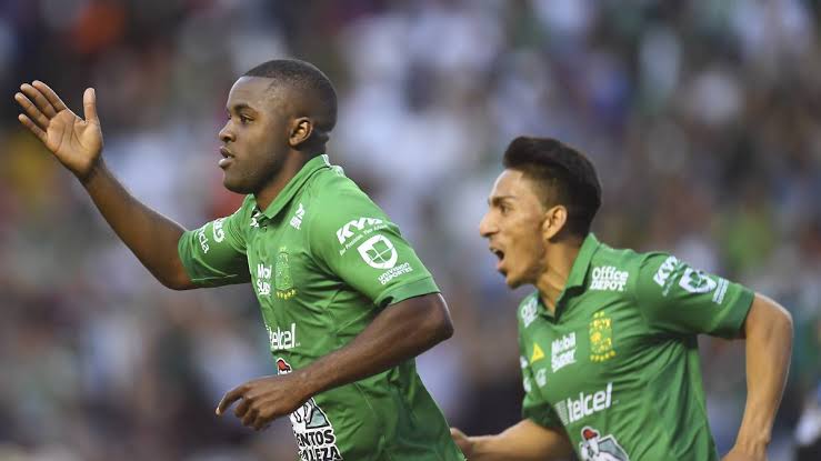León debuta con triunfo, vence 3-1 a Pachuca