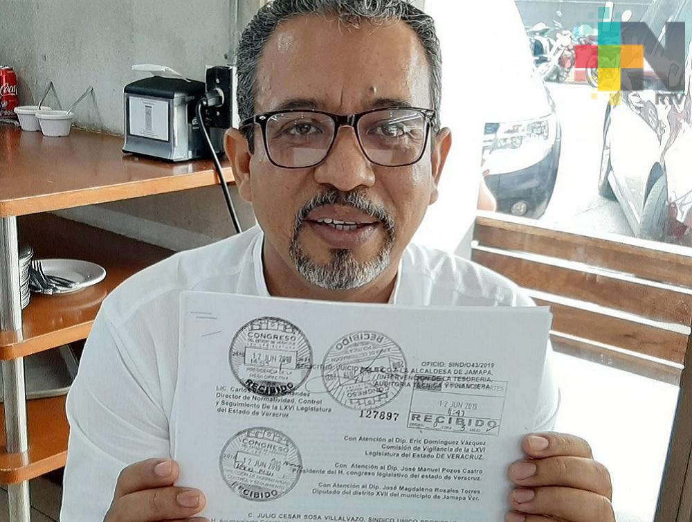 Síndico pide a Congreso investigue a la alcaldesa de Jamapa por presuntos actos de corrupción