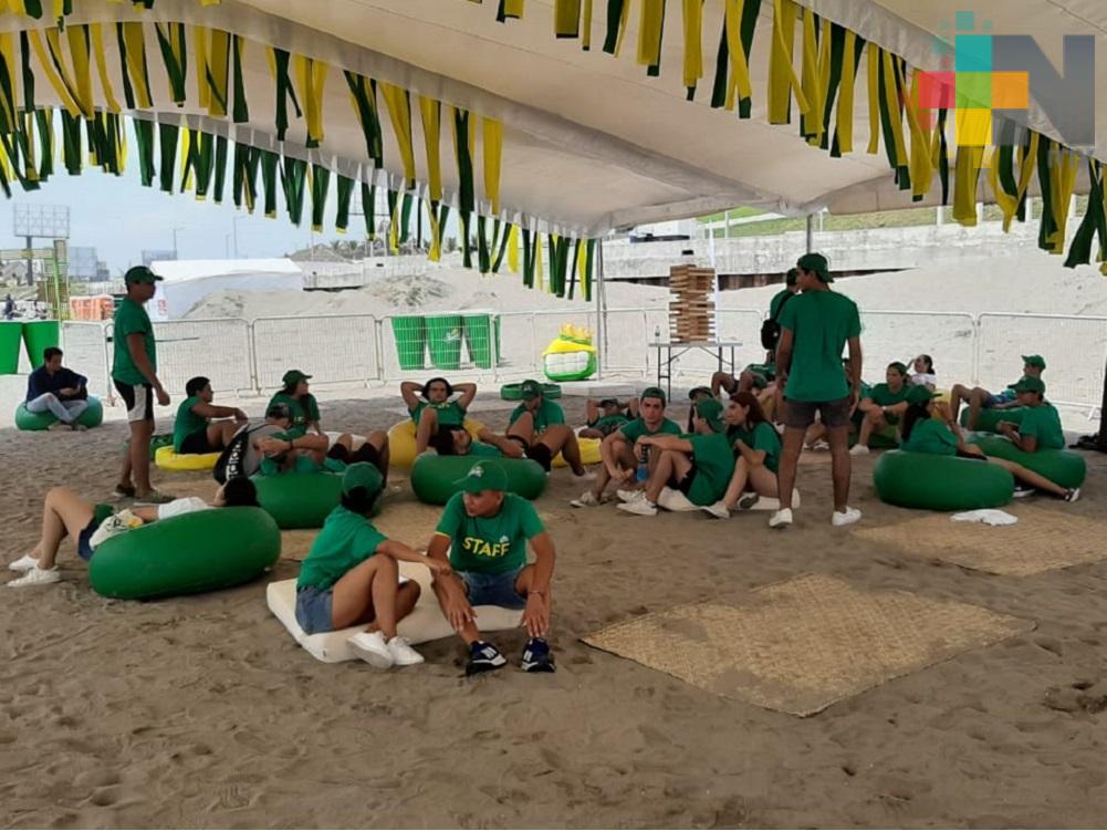 Jóvenes juntan 120 kilos de material reciclable en playa Santa Ana