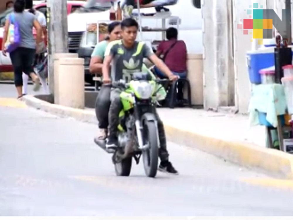 En Tantoyuca continúan operativos de revisión a motociclistas