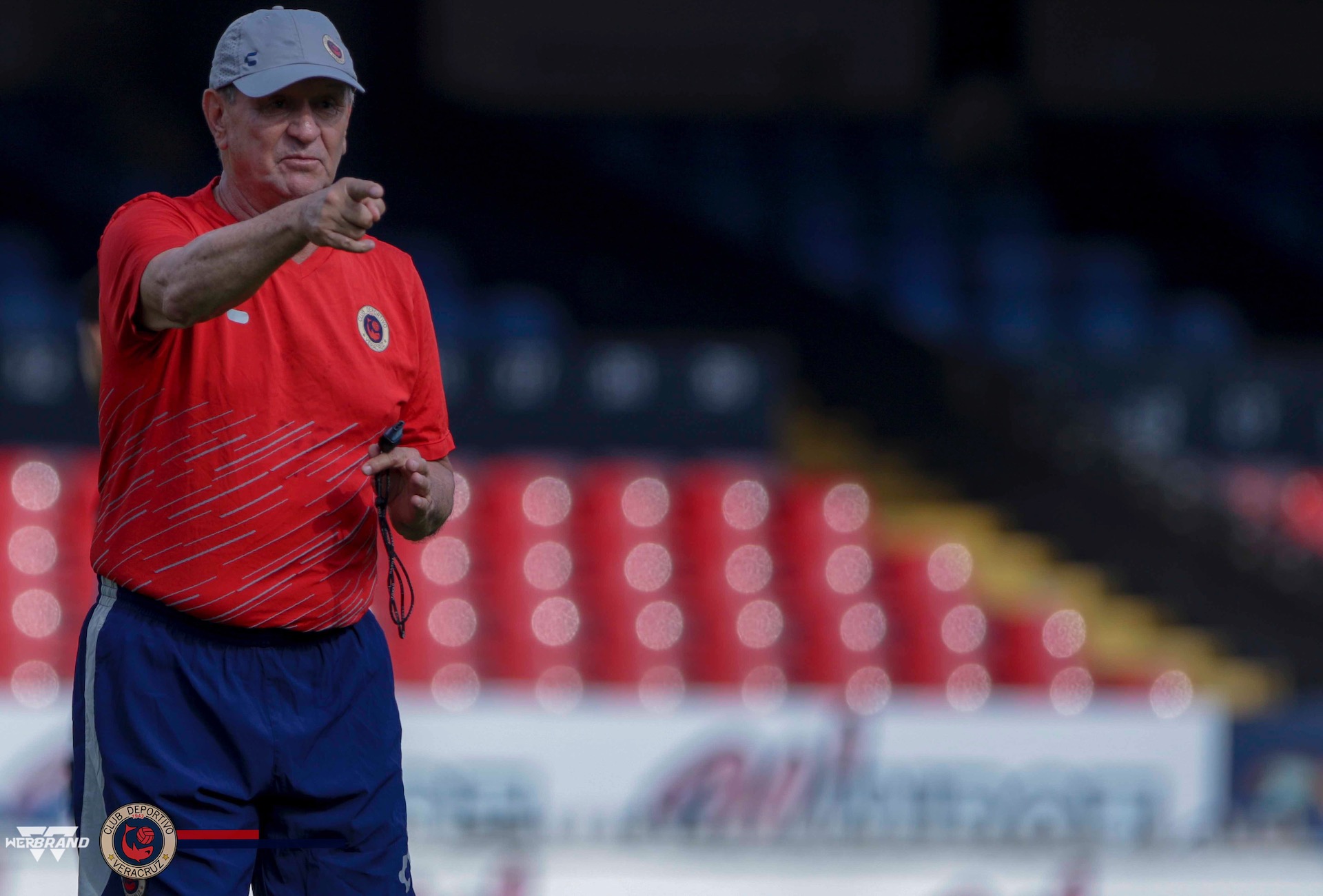 «Tengo una pequeña duda en la parte defensiva»: Enrique Meza