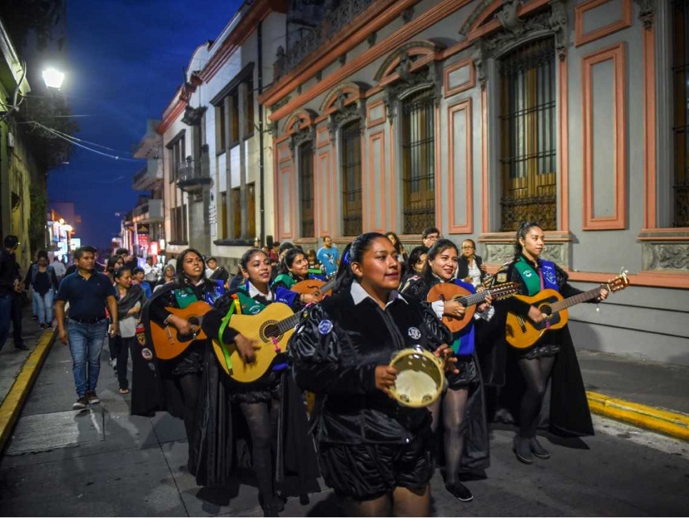 Noches de callejoneada, todos los viernes del verano en Xalapa