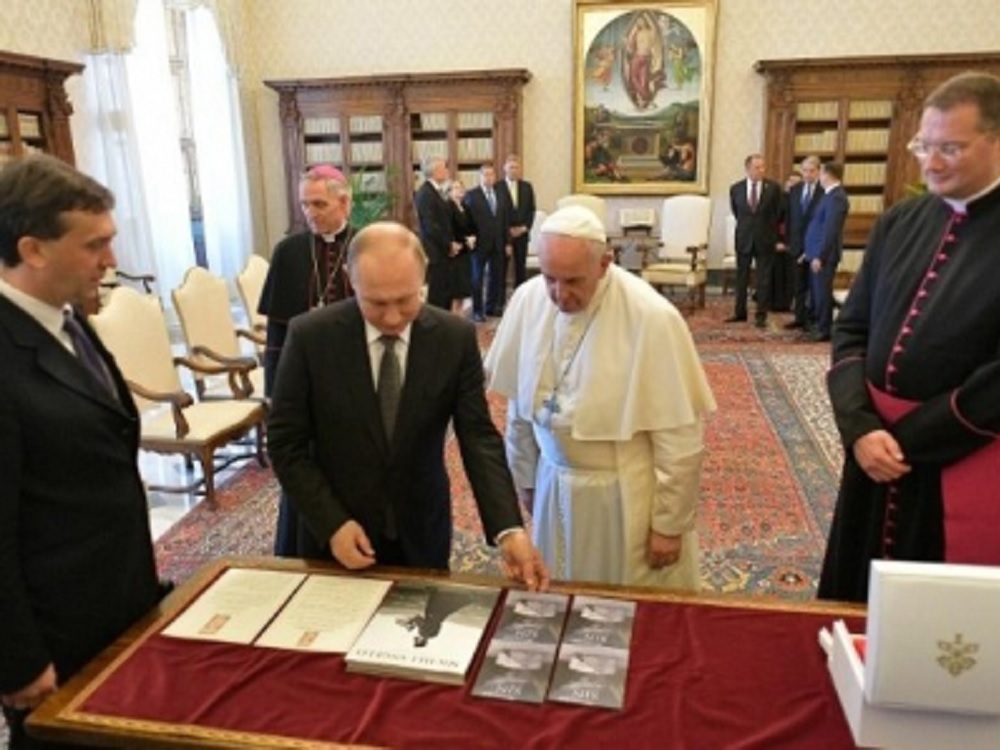 Papa Francisco y Putin conversan sobre Siria, Ucrania y Venezuela
