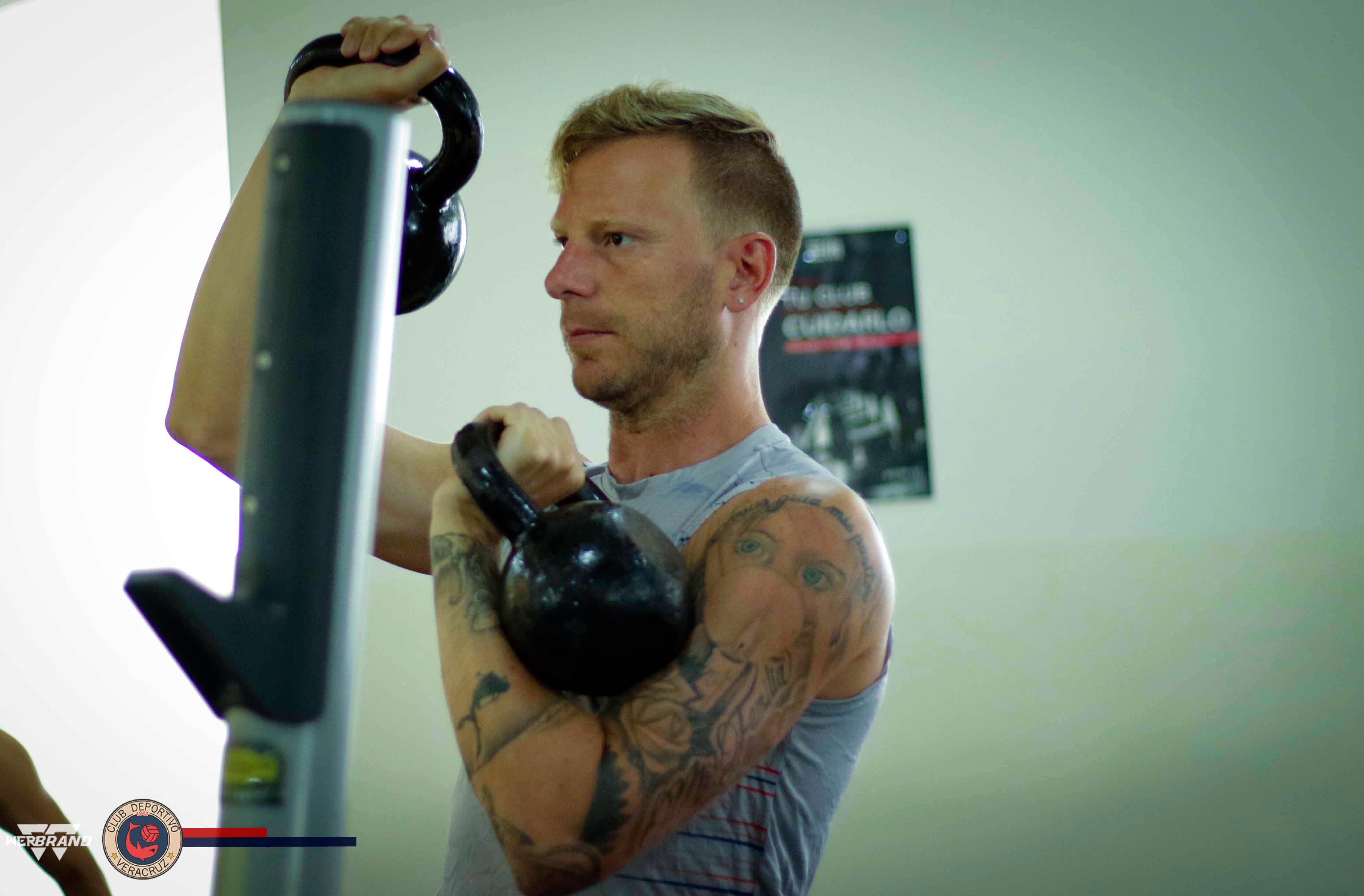 Tiburones Rojos prepara duelo ante Necaxa