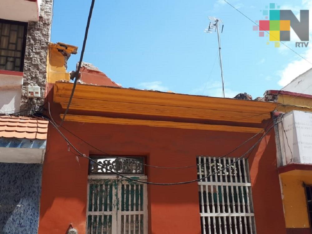 Colapsa techo de vivienda antigua en municipio de Veracruz